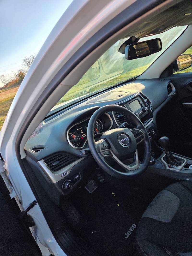 
								2018 Jeep Cherokee full									